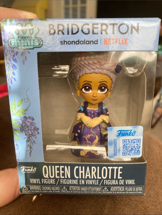 Funko Other - Funko Bridgerton Queen Charlotte Netflix Vinyl Figure - Purple & Gold